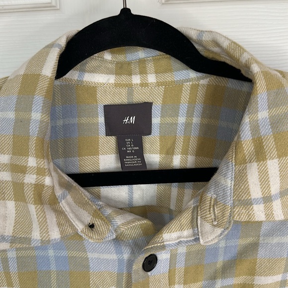 H&M flannel long sleeve button up shirt - Picture 2 of 6
